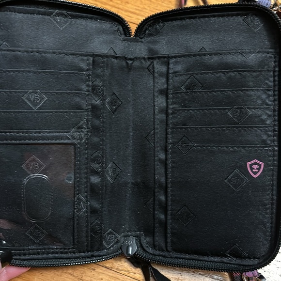 Vera Bradley RFID All In One Crossbody Bag - Picture 5 of 8